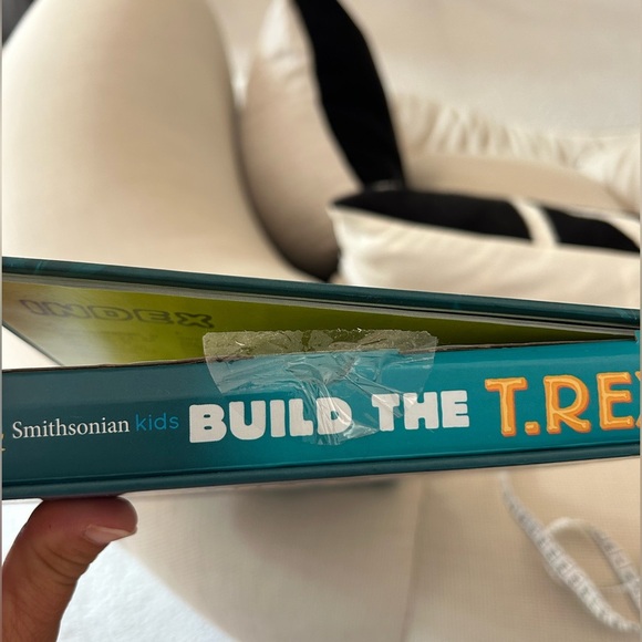 Smithsonian Kids Build the T. Rex Book and Puzzle - Picture 4 of 4